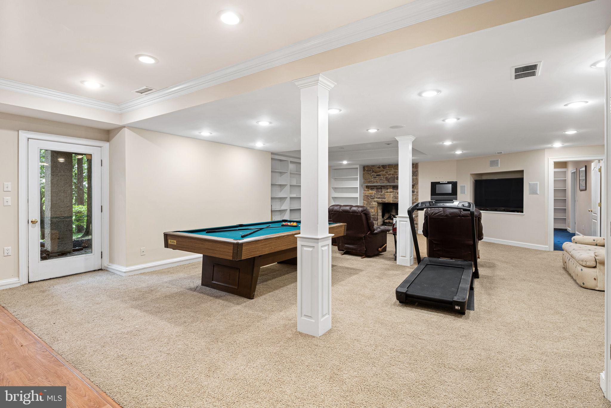 TIMBER KNOLL - Residential