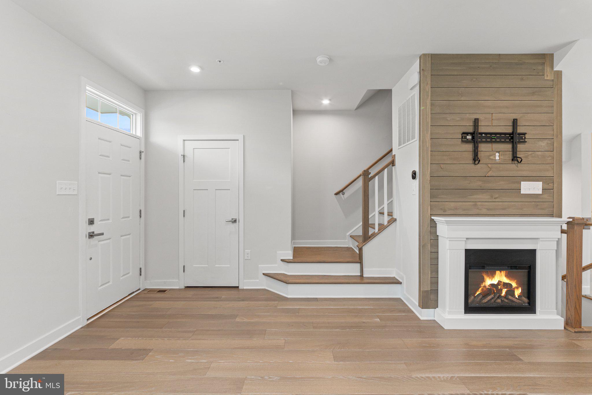 FOXWOOD RIDGE - Residential