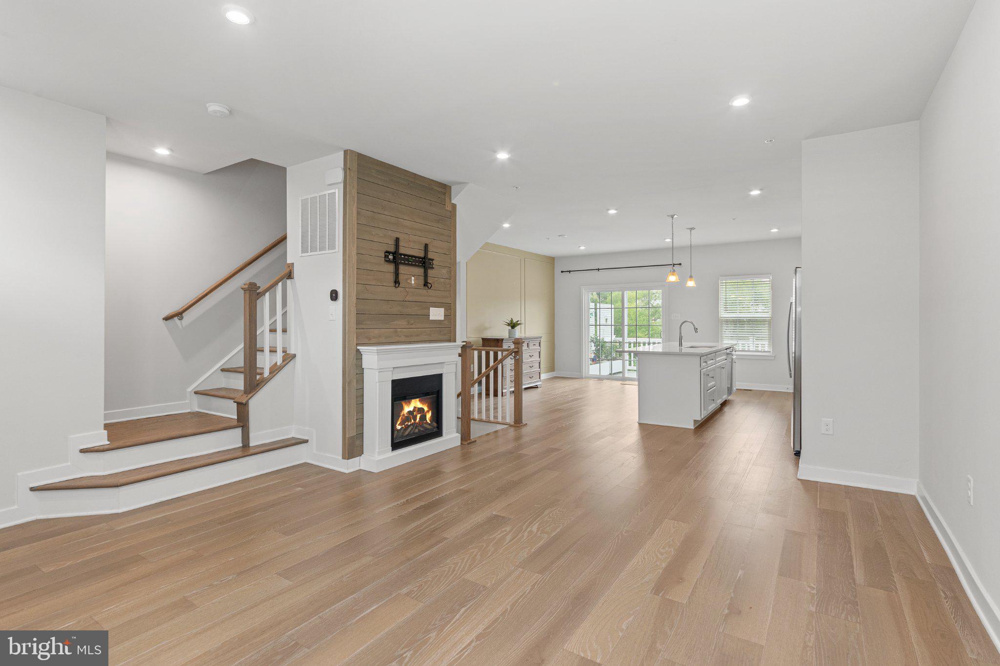 FOXWOOD RIDGE - Residential