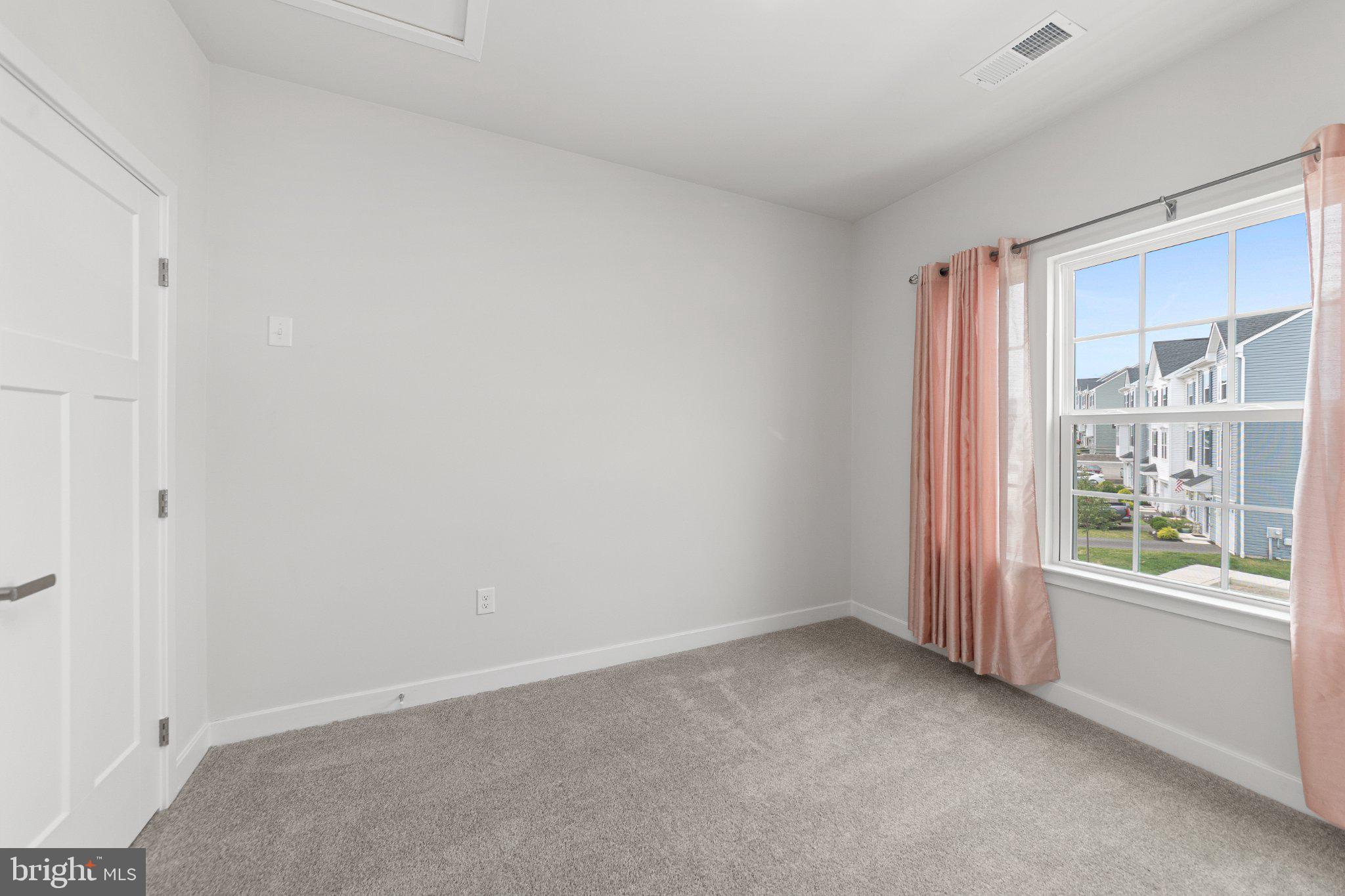 FOXWOOD RIDGE - Residential
