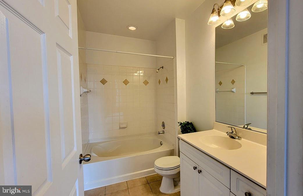 FITZ AT ROCKVILLE TOWN C - Residential