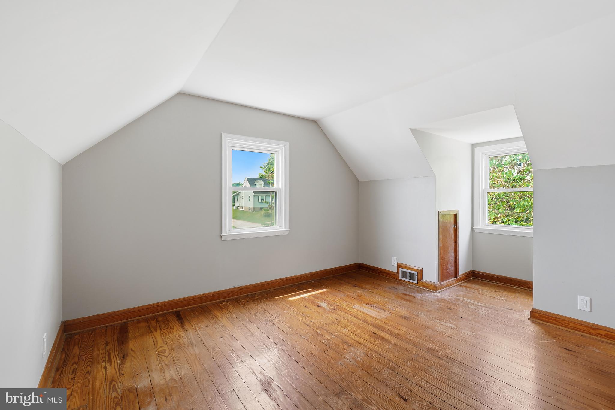 OAKLAND TERRACE - Residential