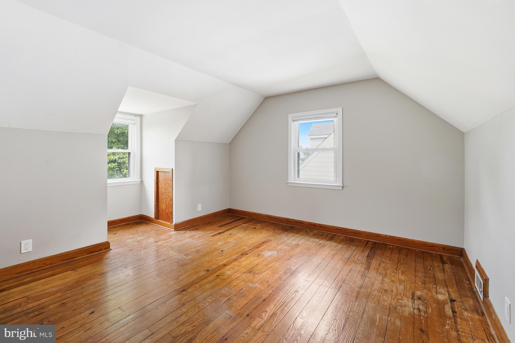 OAKLAND TERRACE - Residential