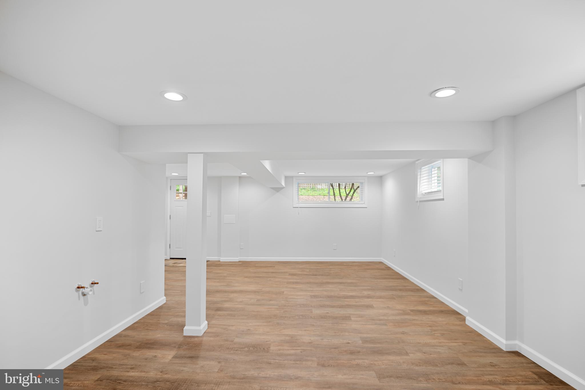 DALECREST - Residential Lease