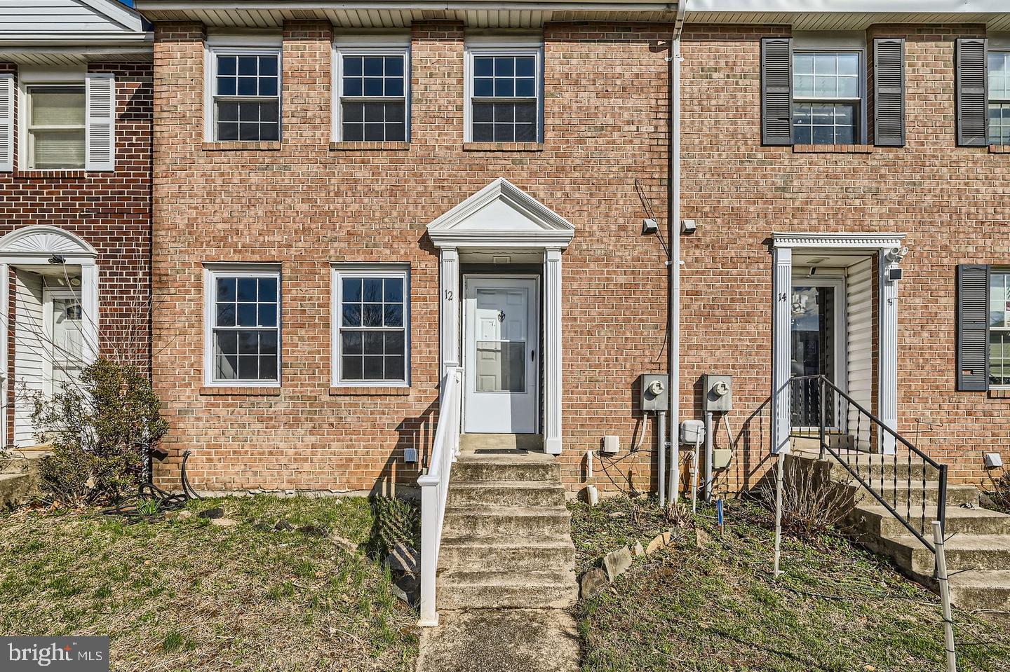SEVEN COURTS - Residential Lease