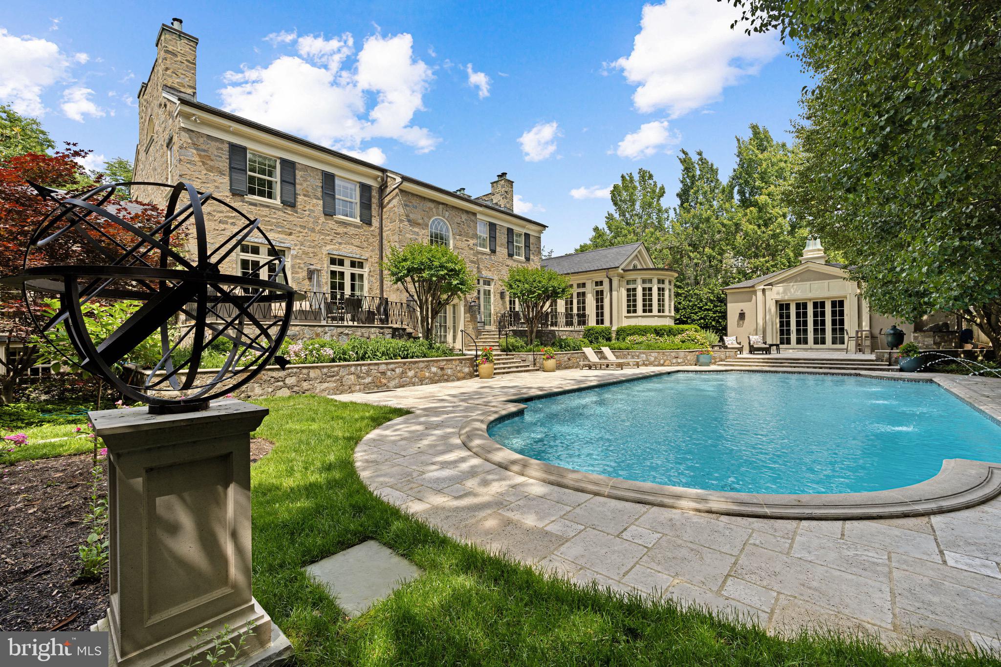 CHEVY CHASE VILLAGE - Residential