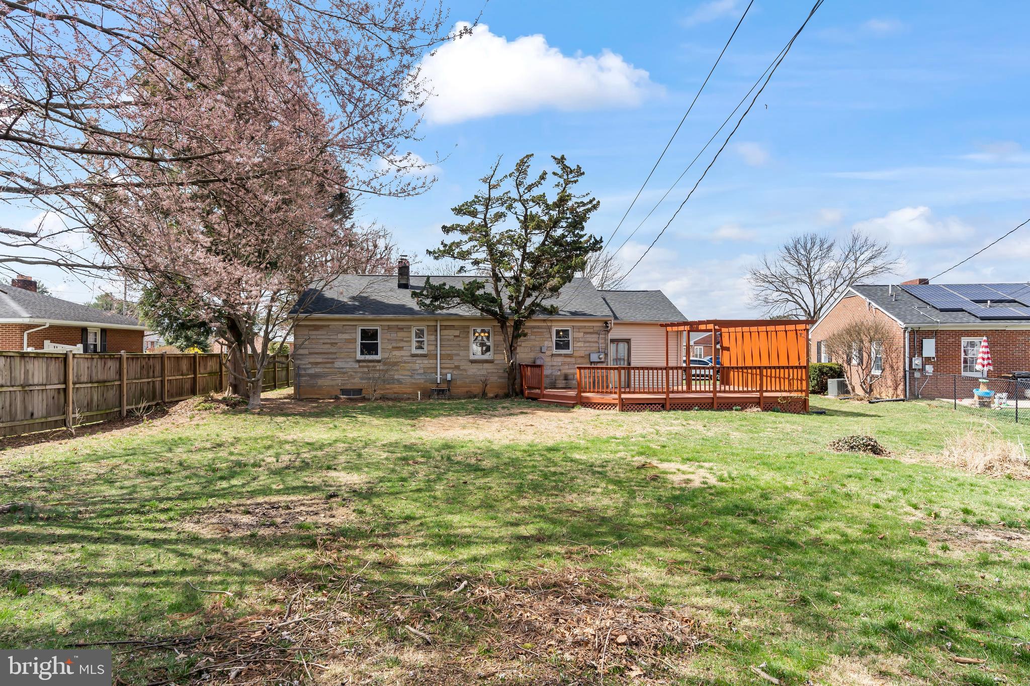 TAMMANY MANOR - Residential