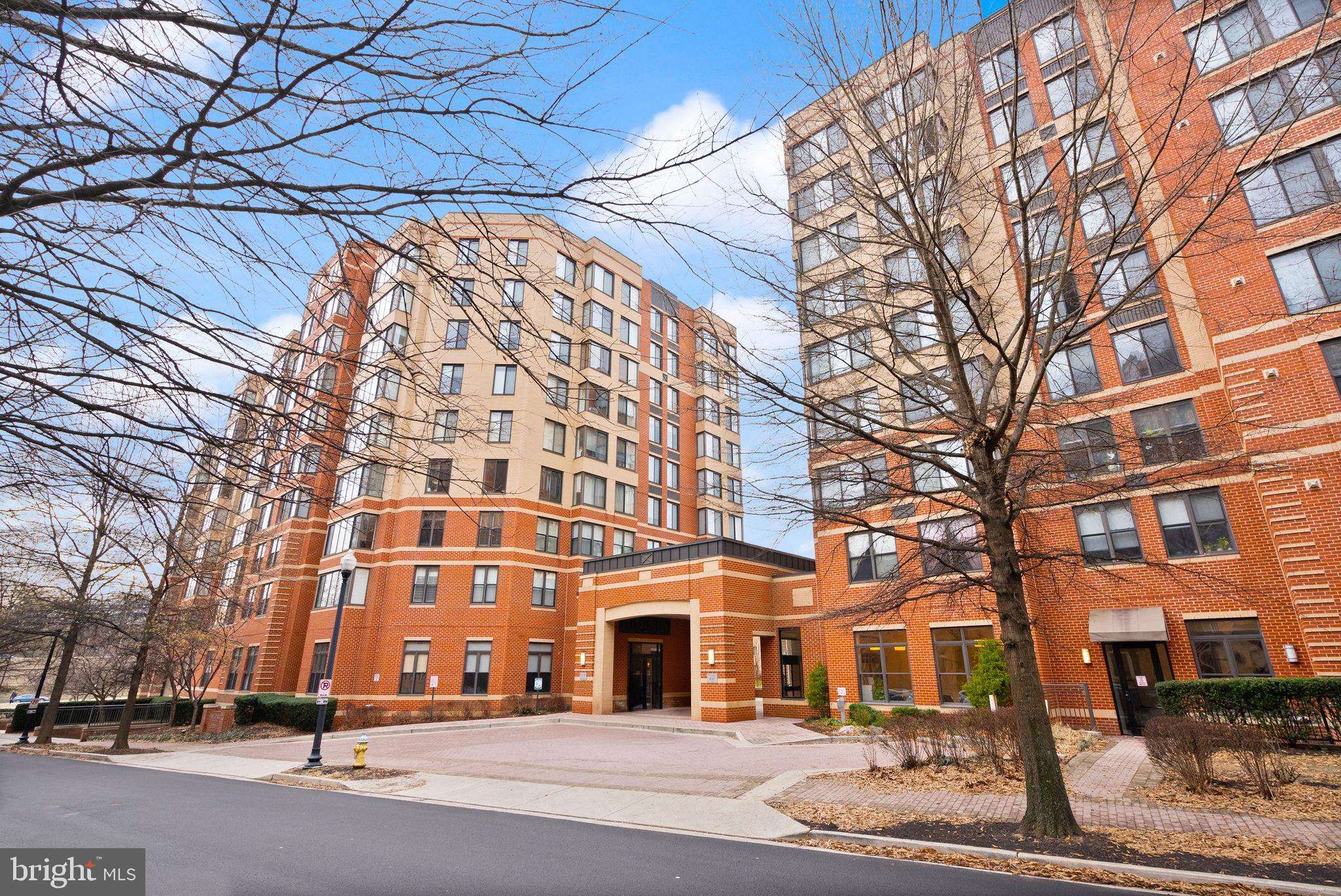 COURTHOUSE - Residential Lease