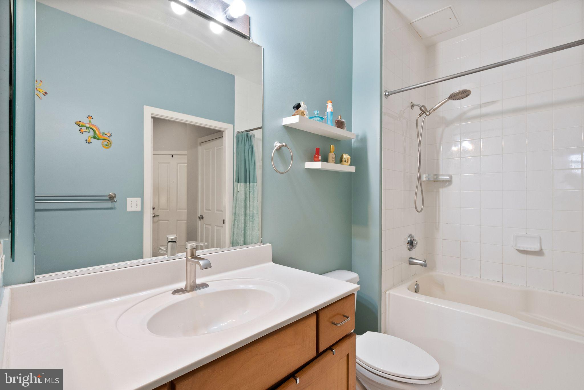 COURTHOUSE - Residential Lease