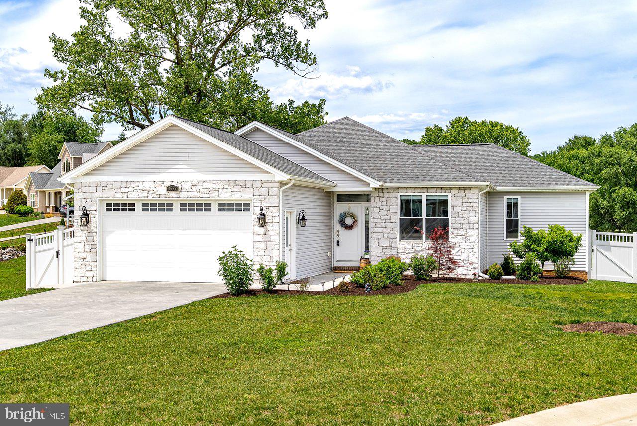 MEADOWBROOK - Residential