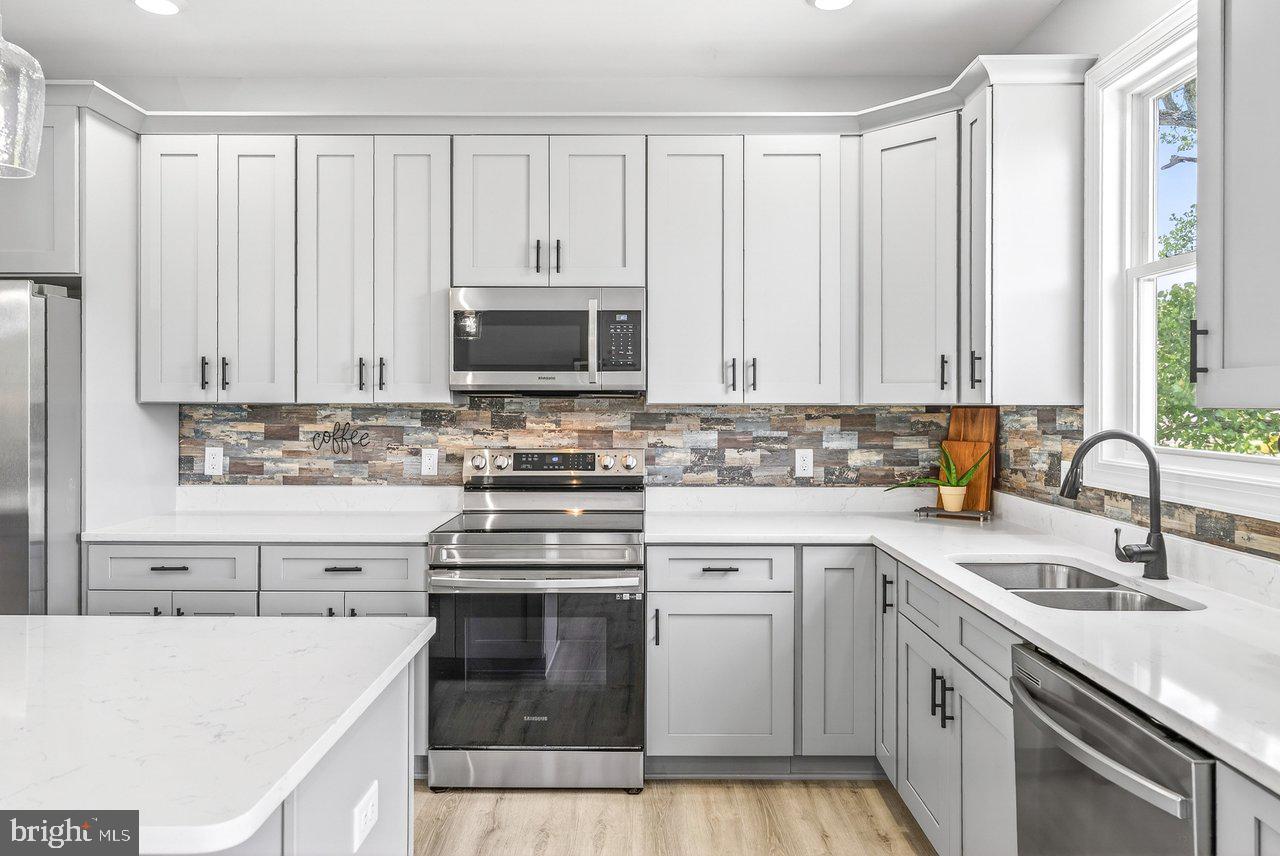MEADOWBROOK - Residential