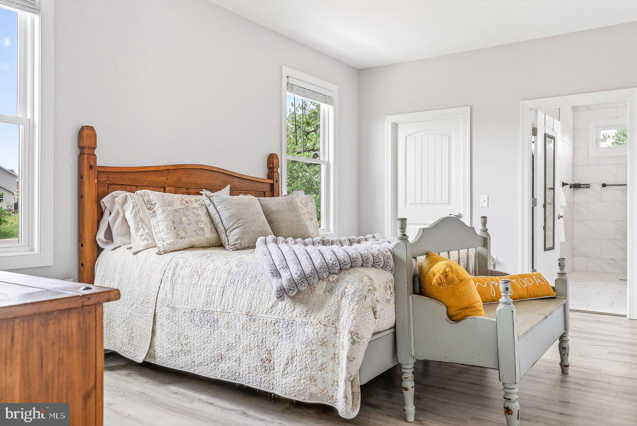 MEADOWBROOK - Residential