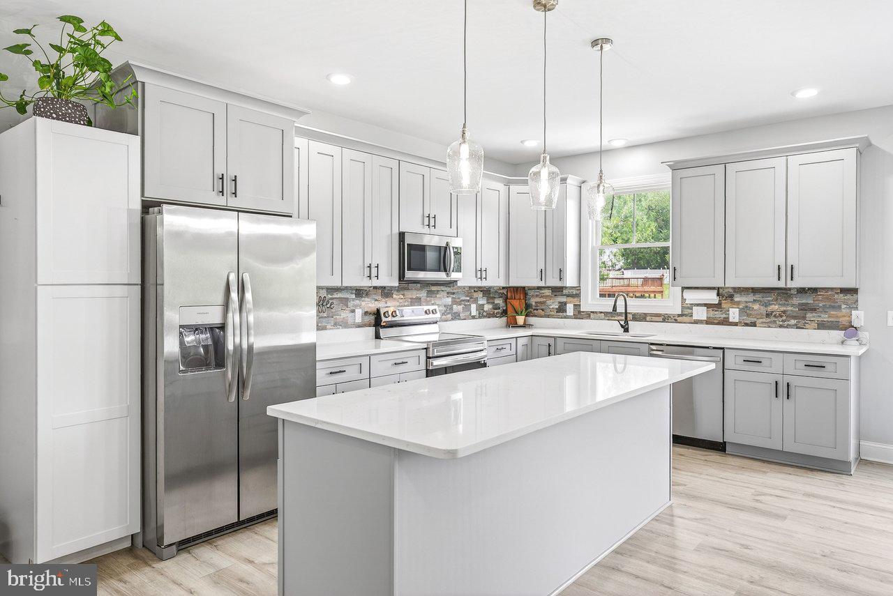 MEADOWBROOK - Residential