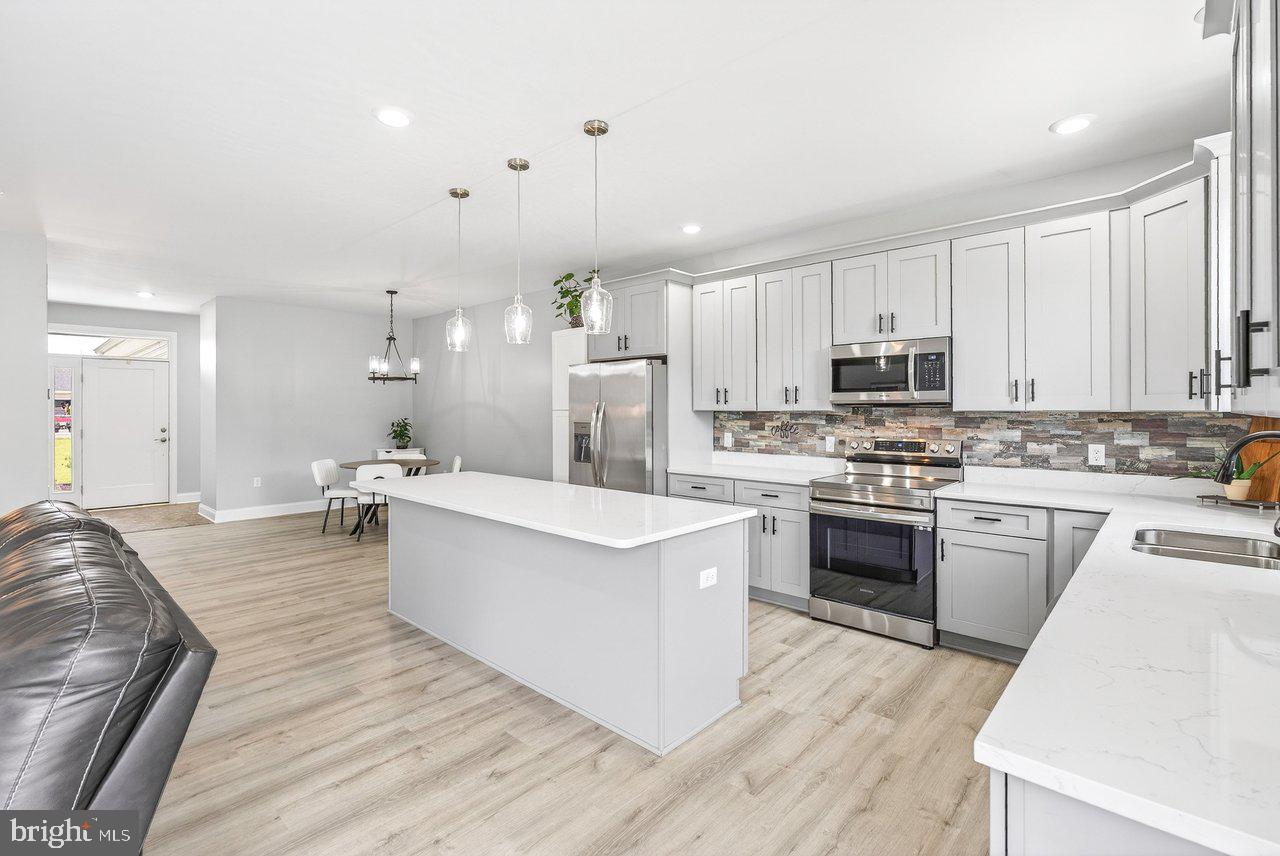 MEADOWBROOK - Residential