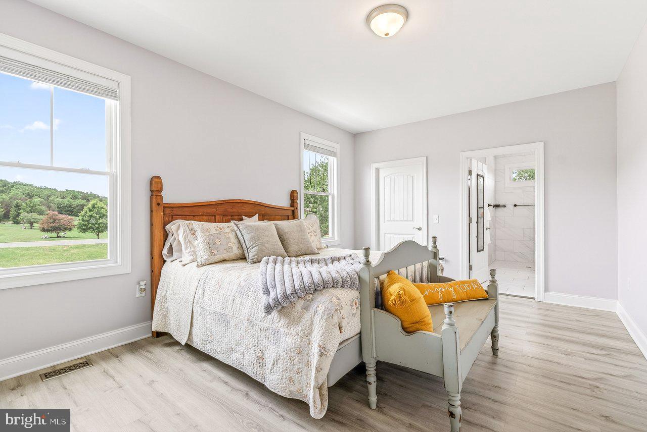 MEADOWBROOK - Residential