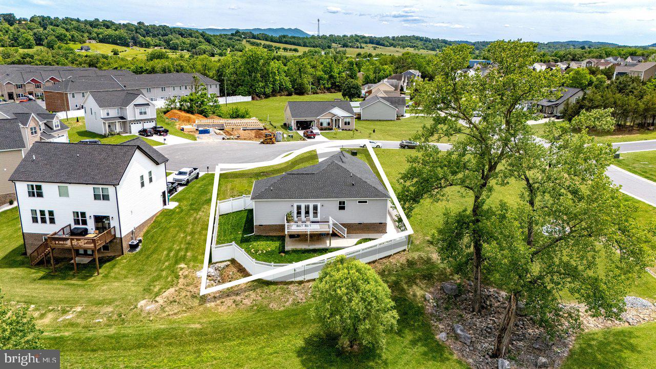 MEADOWBROOK - Residential