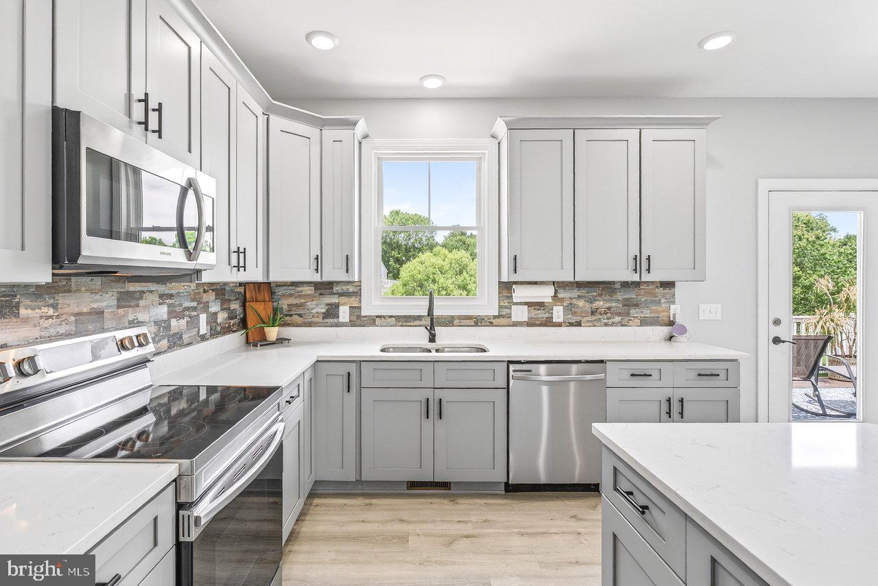 MEADOWBROOK - Residential