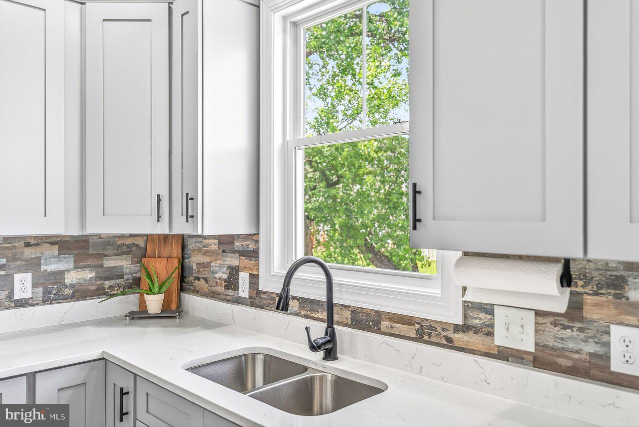 MEADOWBROOK - Residential