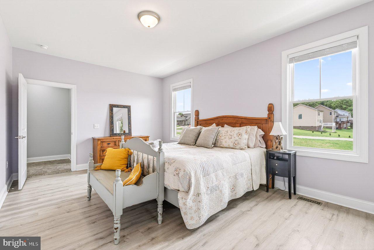 MEADOWBROOK - Residential