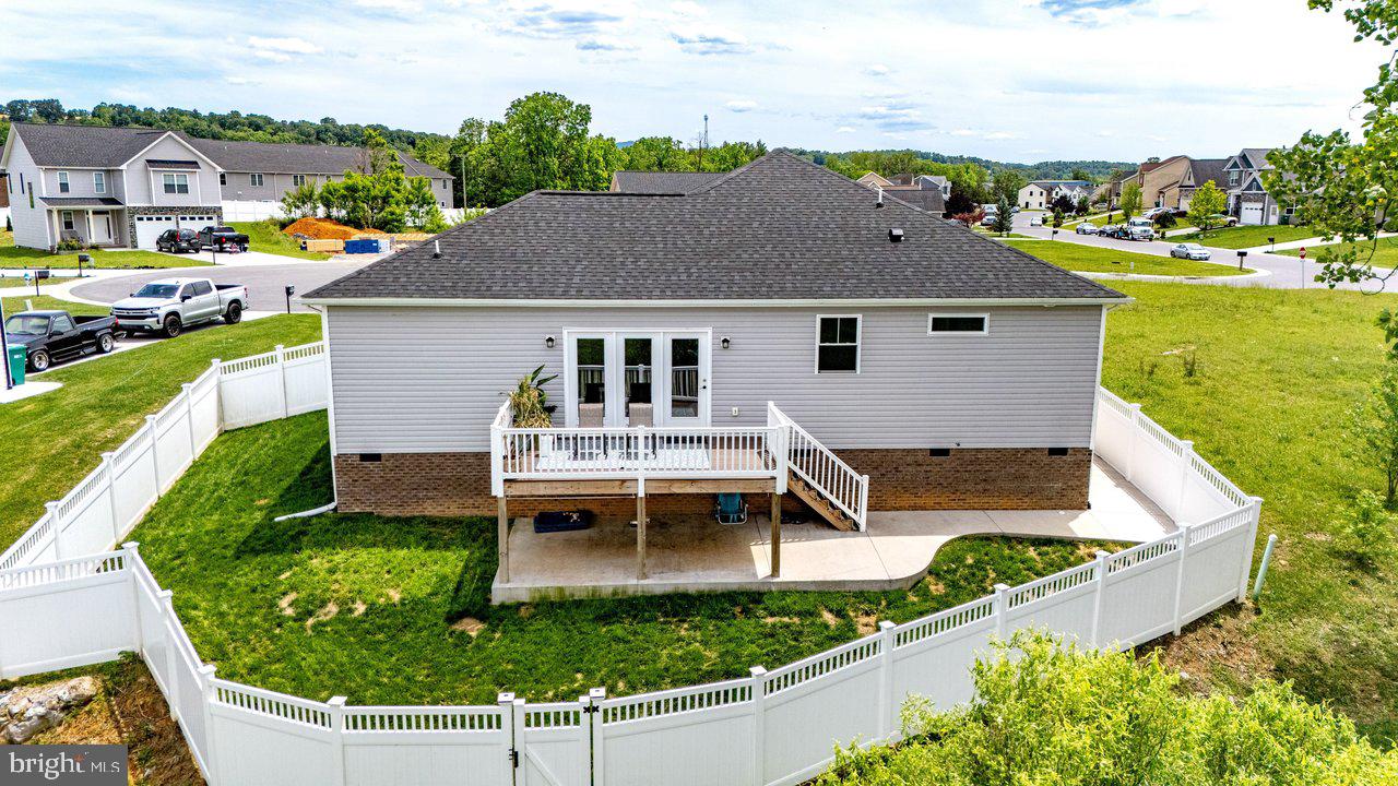 MEADOWBROOK - Residential