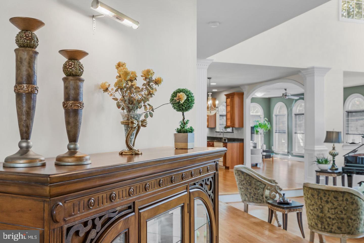 ANNANDALE OAKS - Residential