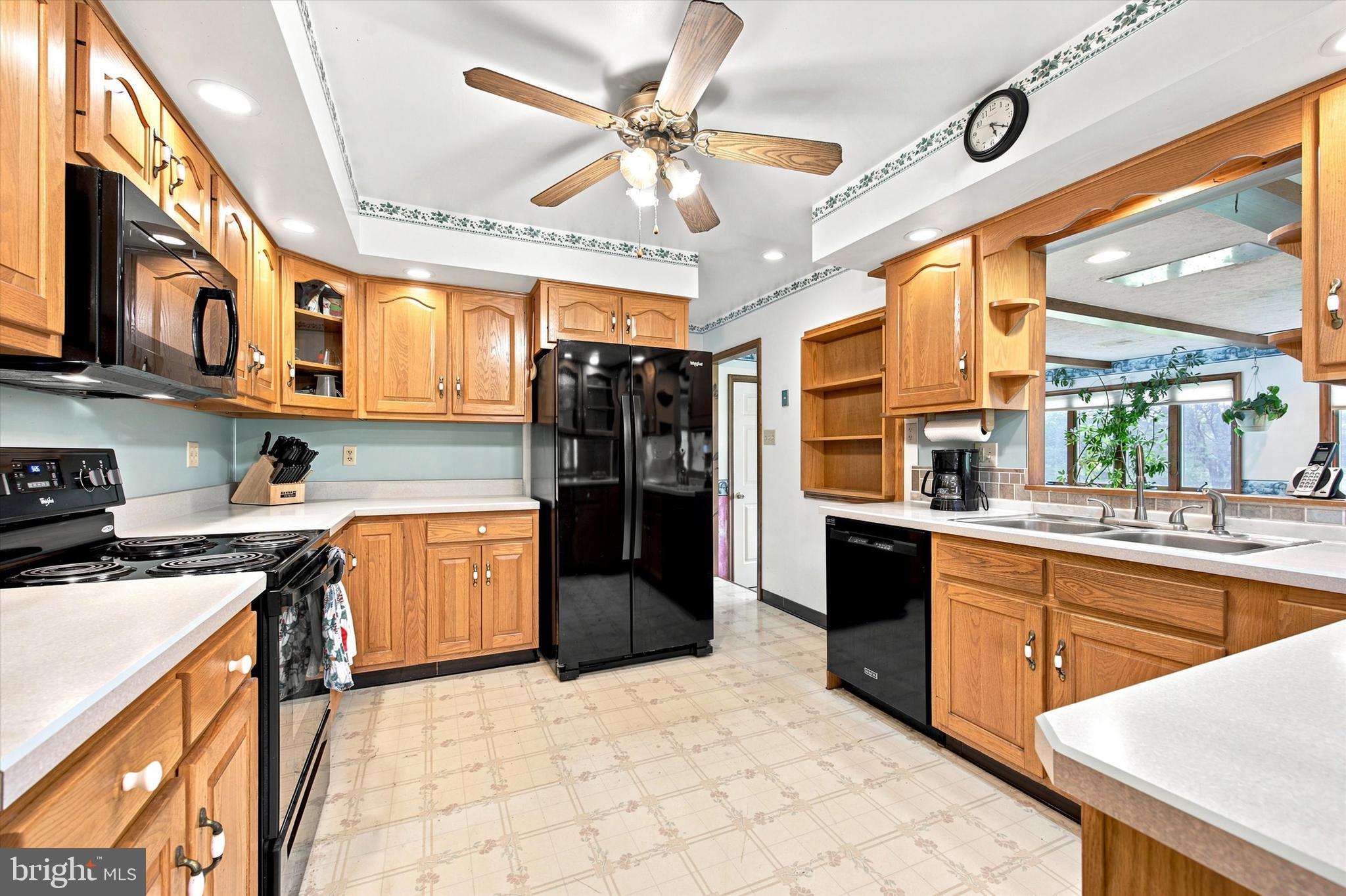 PENN OAK MANOR - Residential