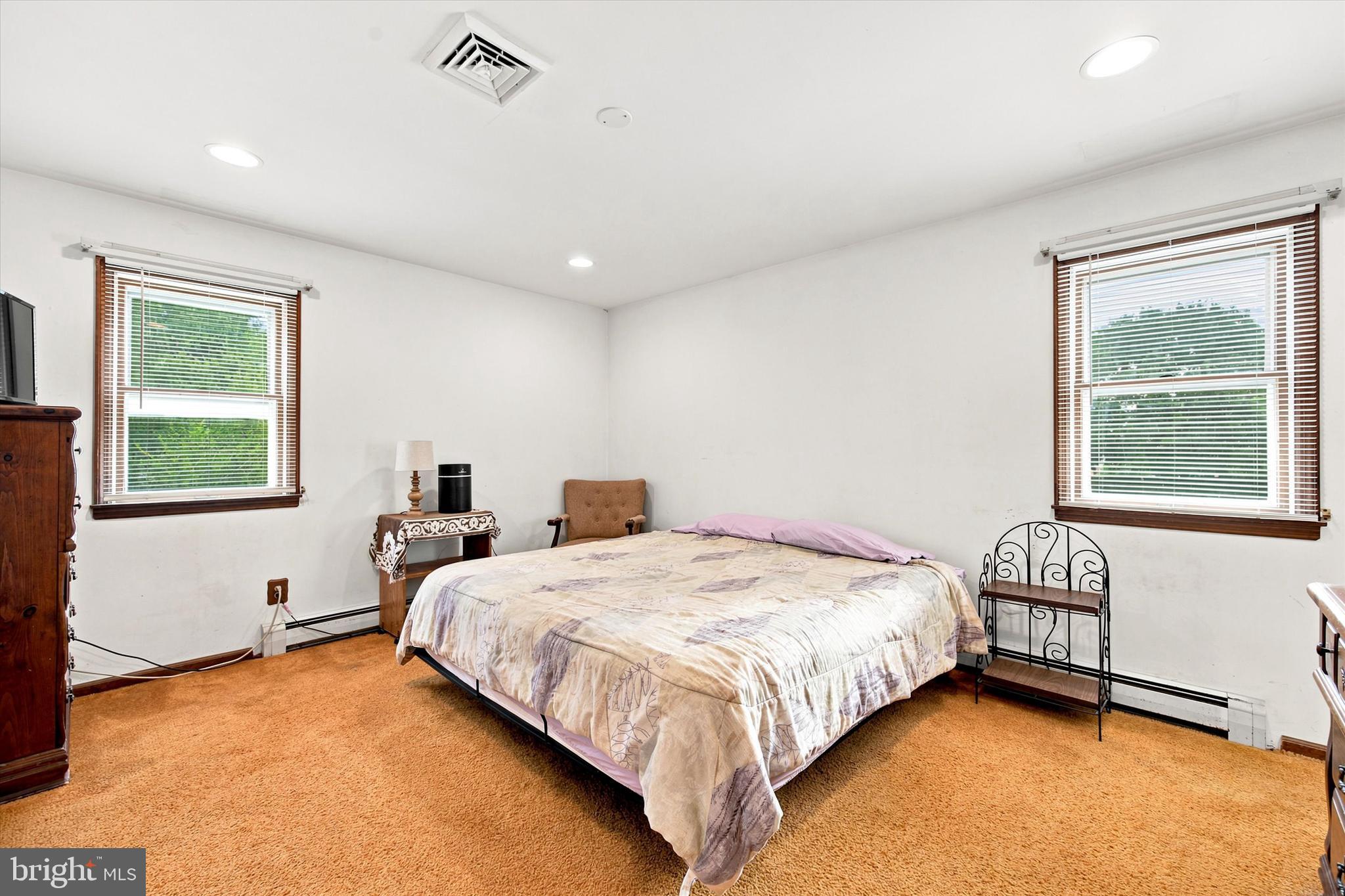 PENN OAK MANOR - Residential