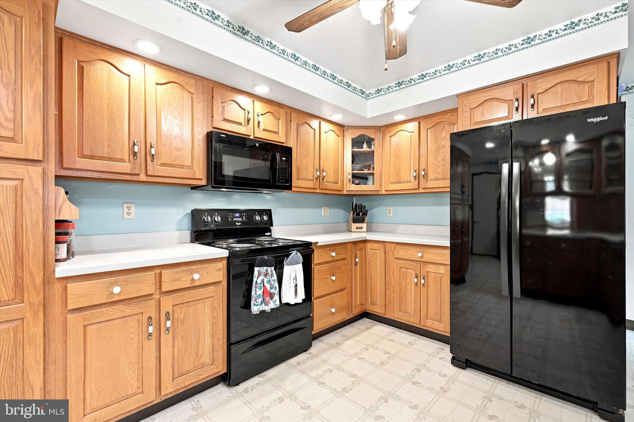 PENN OAK MANOR - Residential