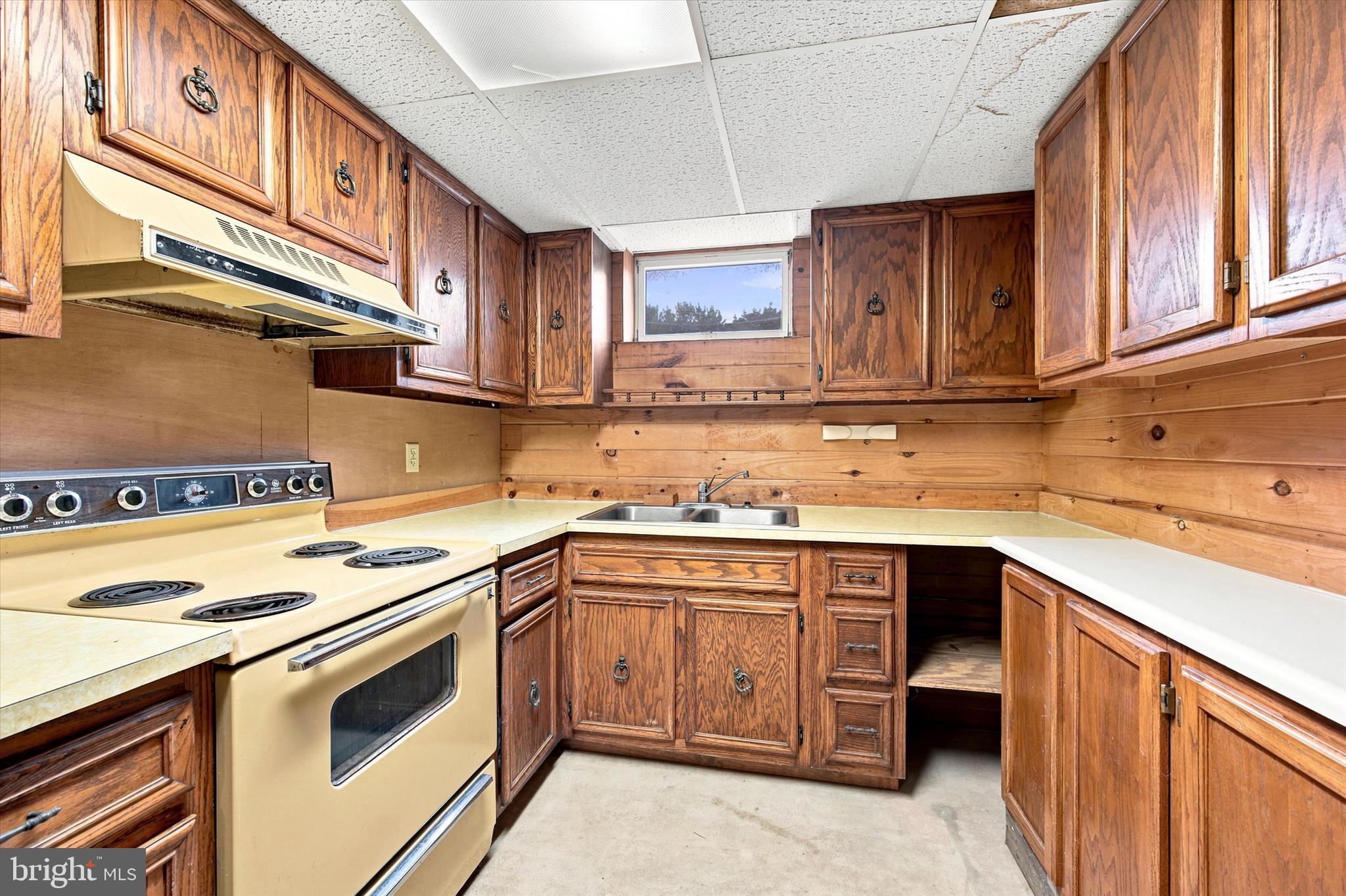PENN OAK MANOR - Residential
