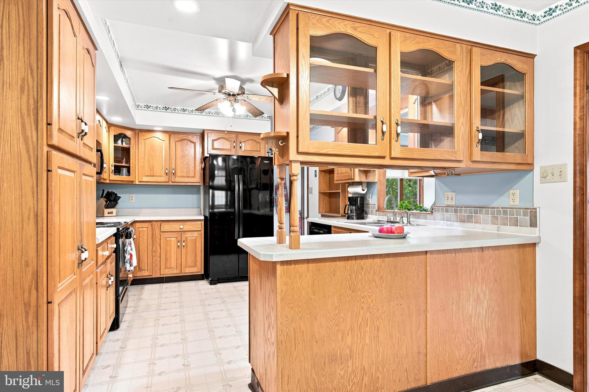 PENN OAK MANOR - Residential