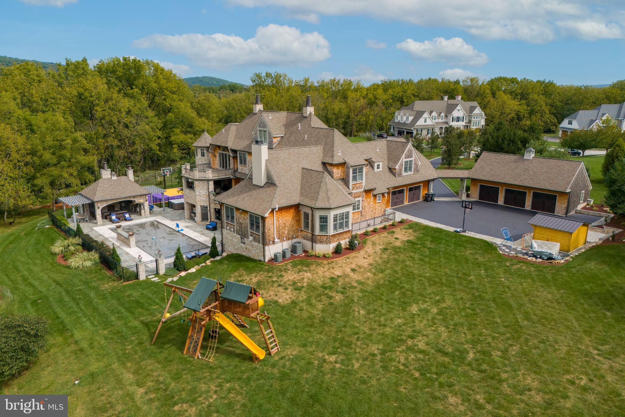 HIGHGROVE - Residential