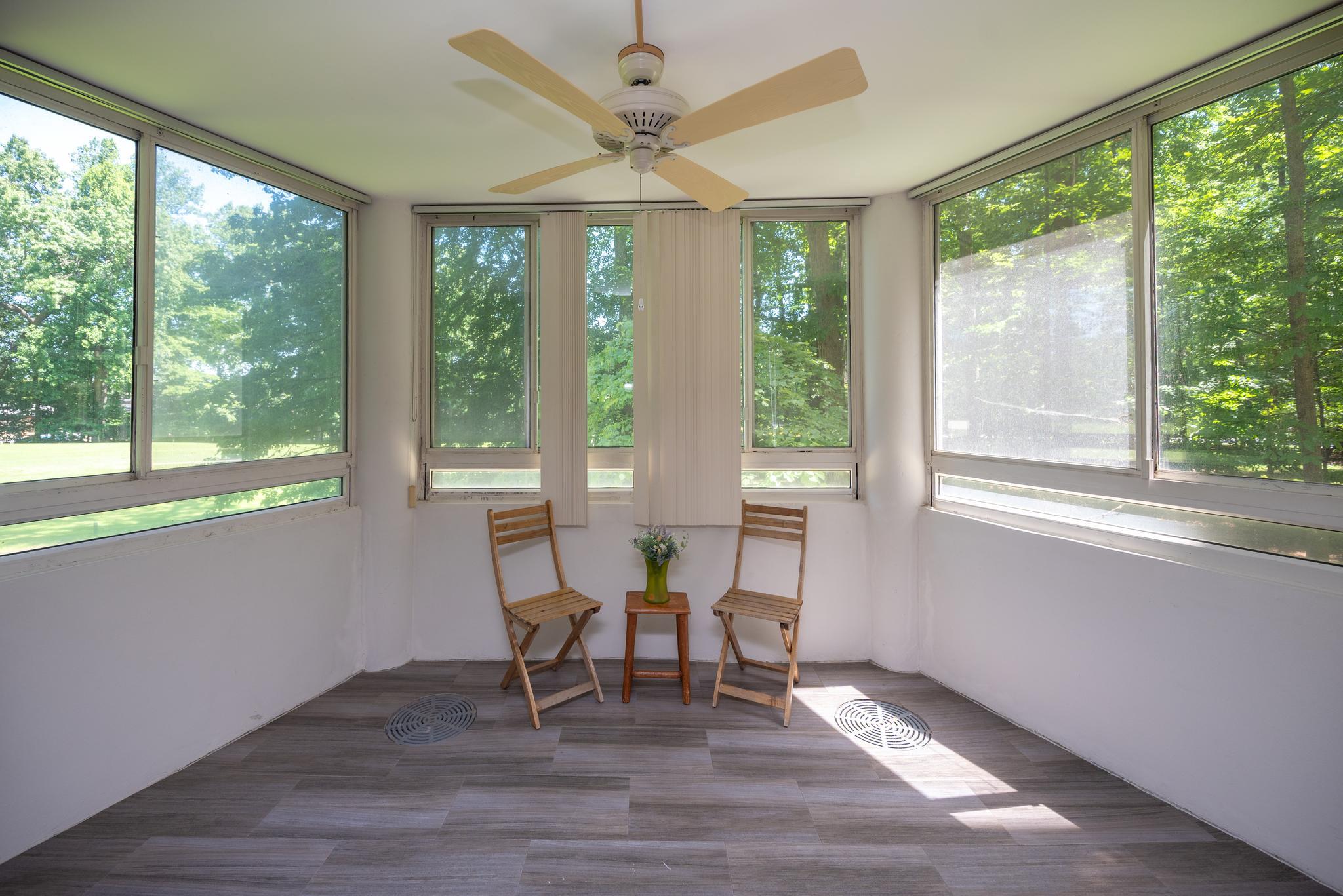 LEISURE WORLD - Residential