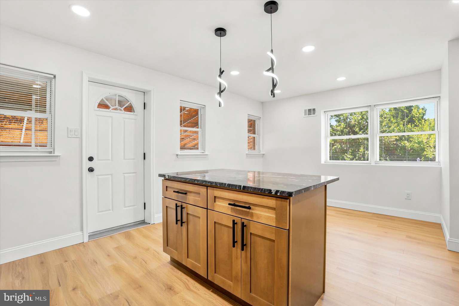 HOLMESBURG - Residential
