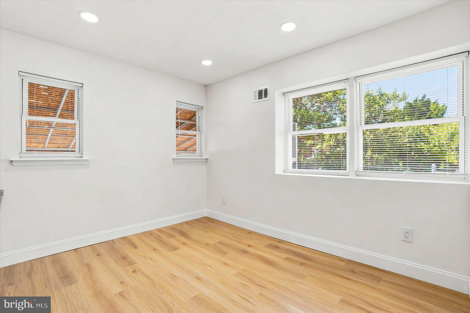 HOLMESBURG - Residential