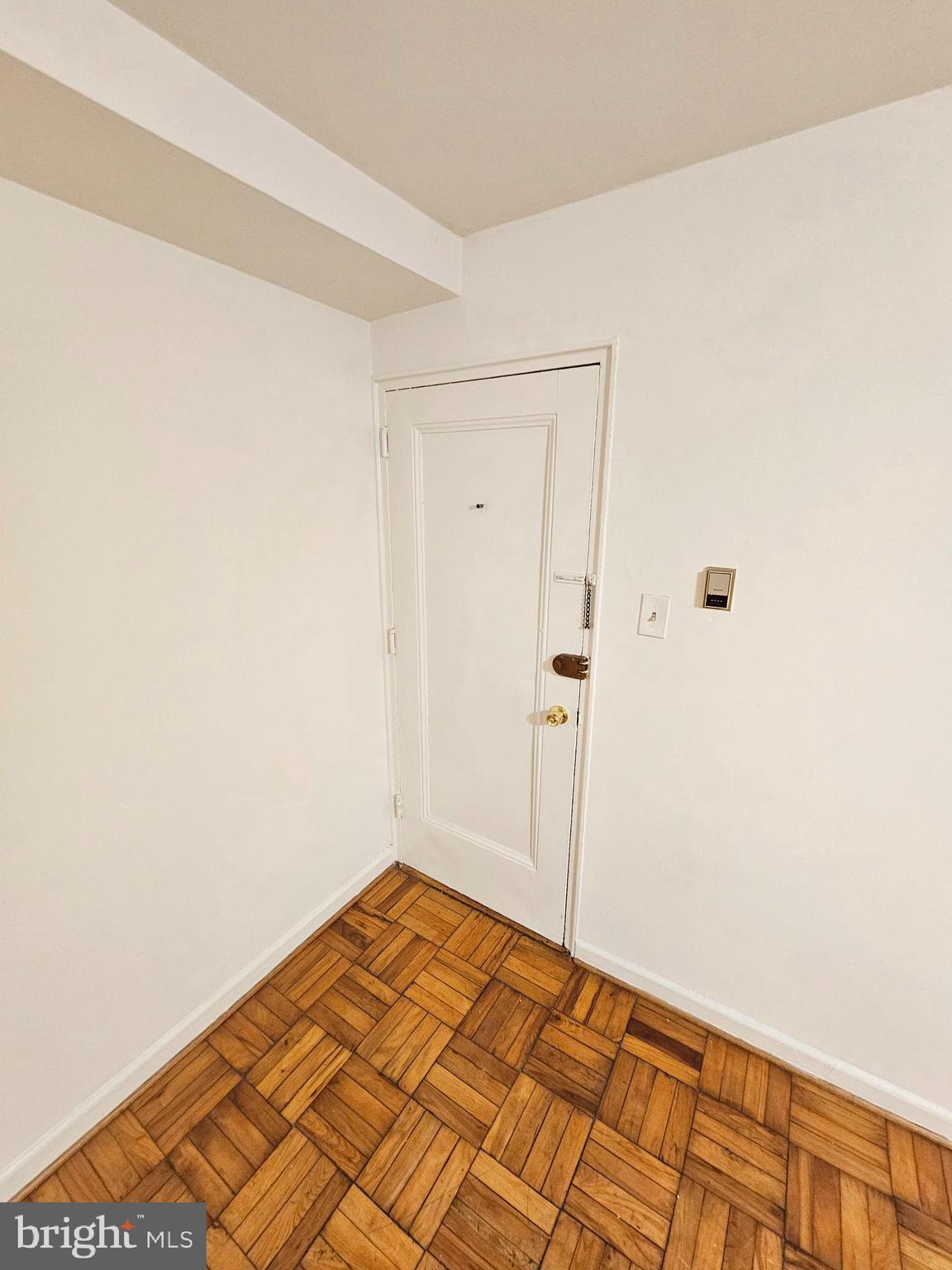 FOREST HILLS - Residential Lease