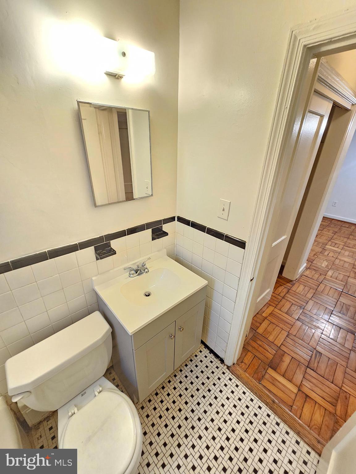 FOREST HILLS - Residential Lease