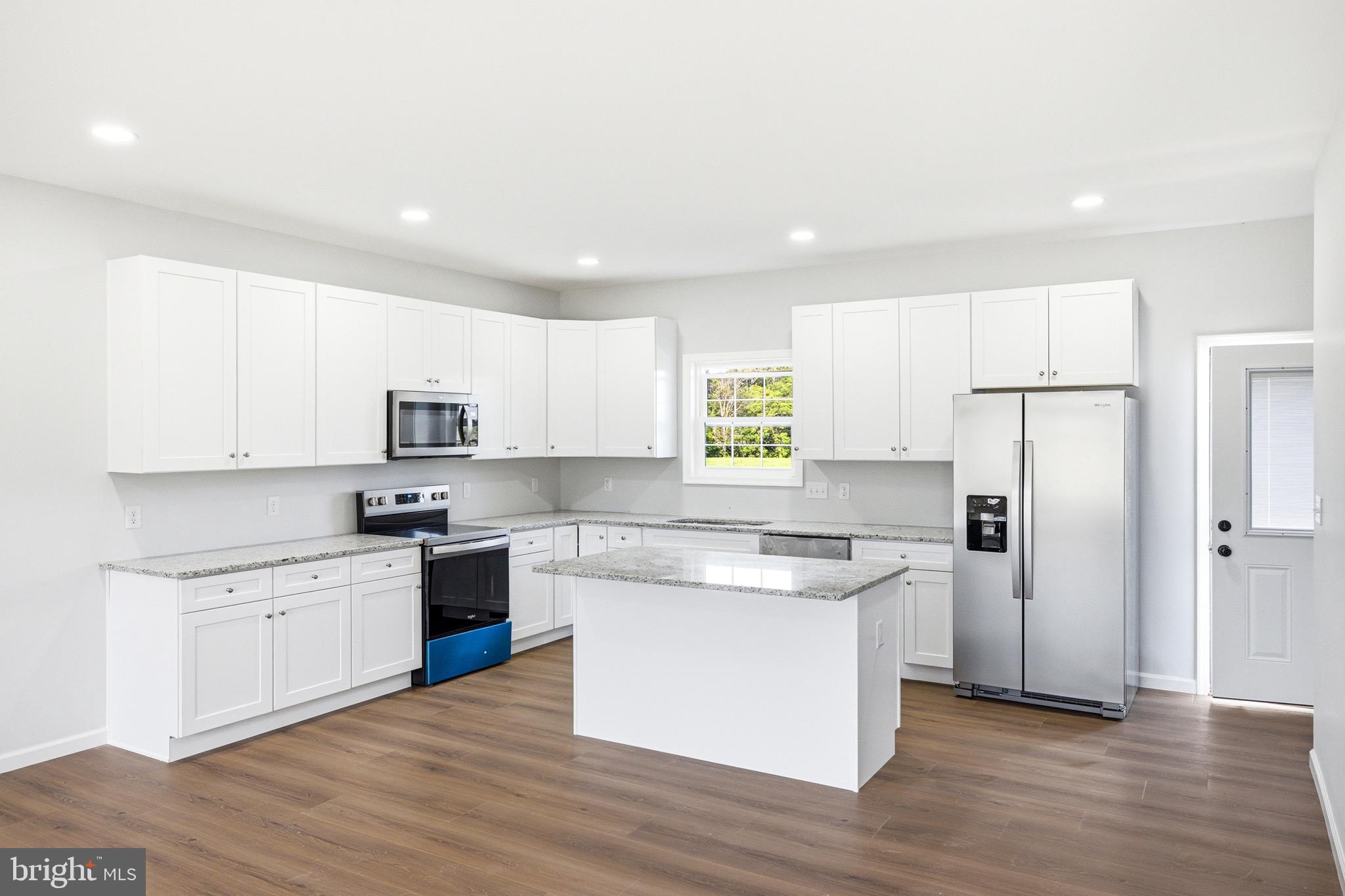 DEERFIELD ESTATES DRIVE - Residential