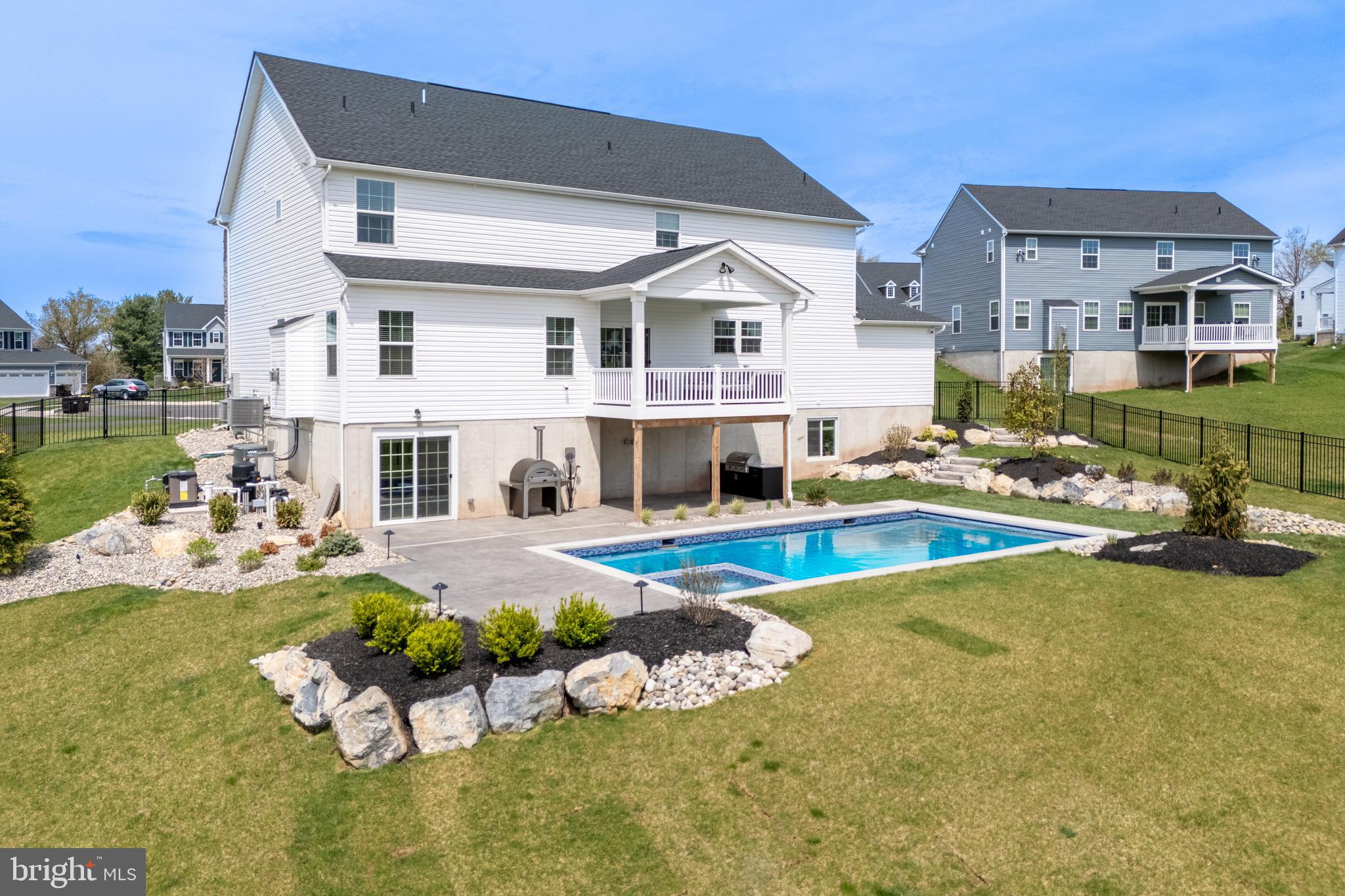 ESTATES AT SAUCON VALLEY - Residential