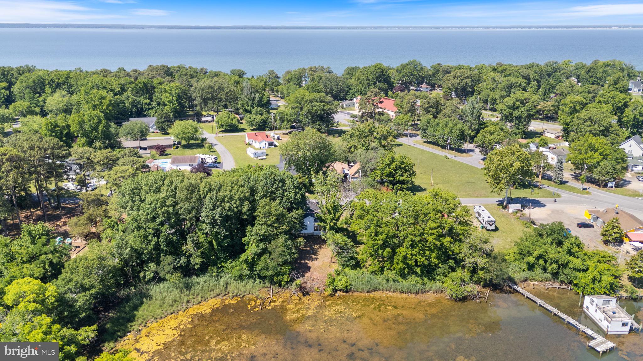 COBB ISLAND - Residential
