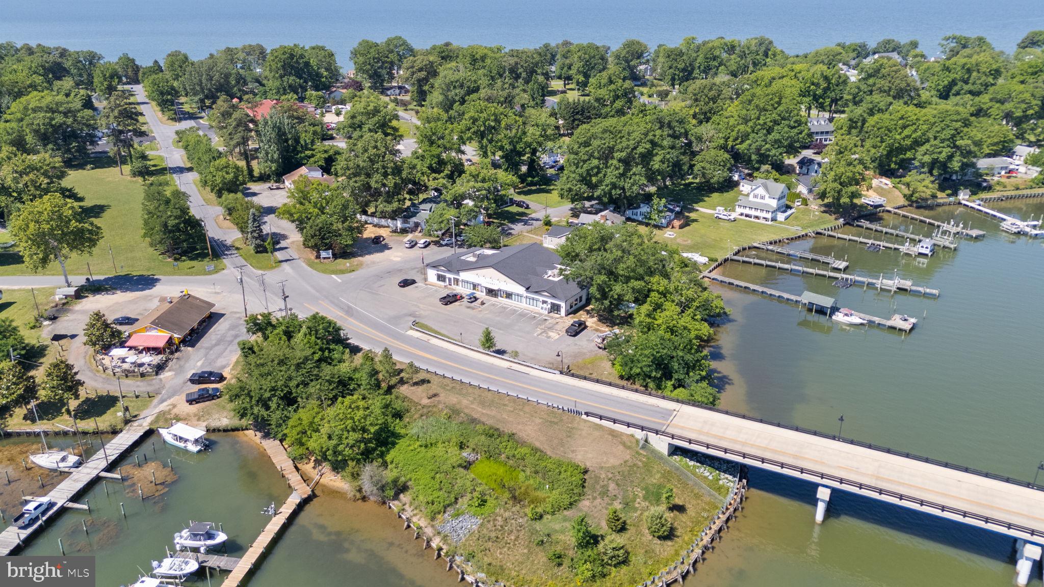 COBB ISLAND - Residential
