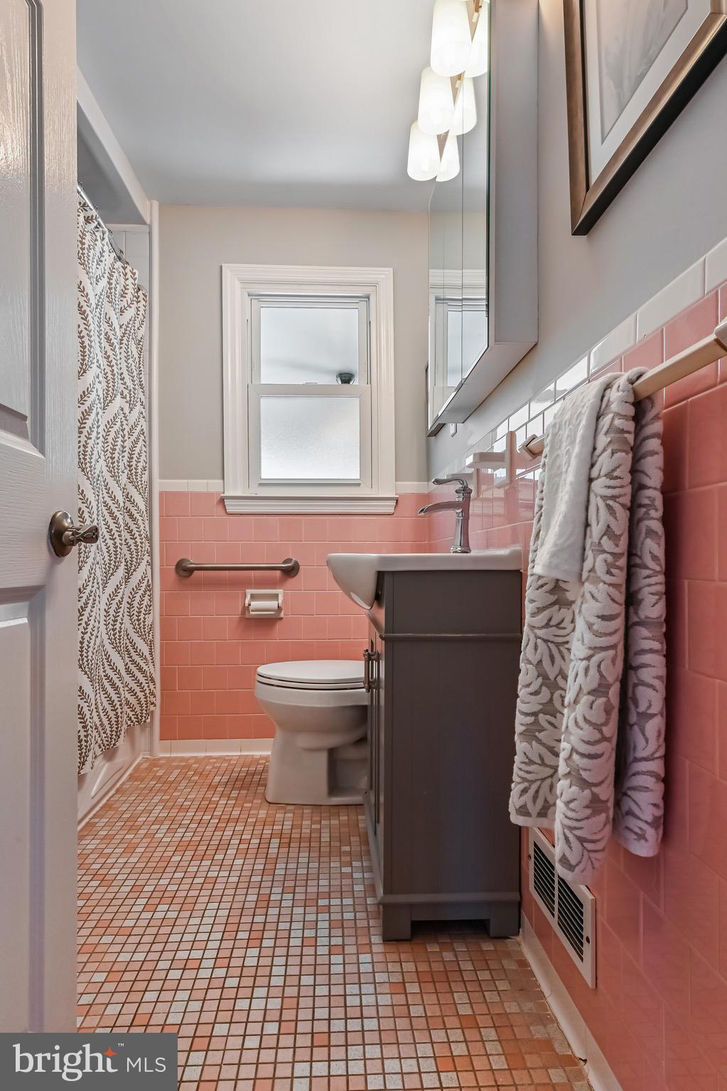 WOODLAWN HEIGHTS - Residential