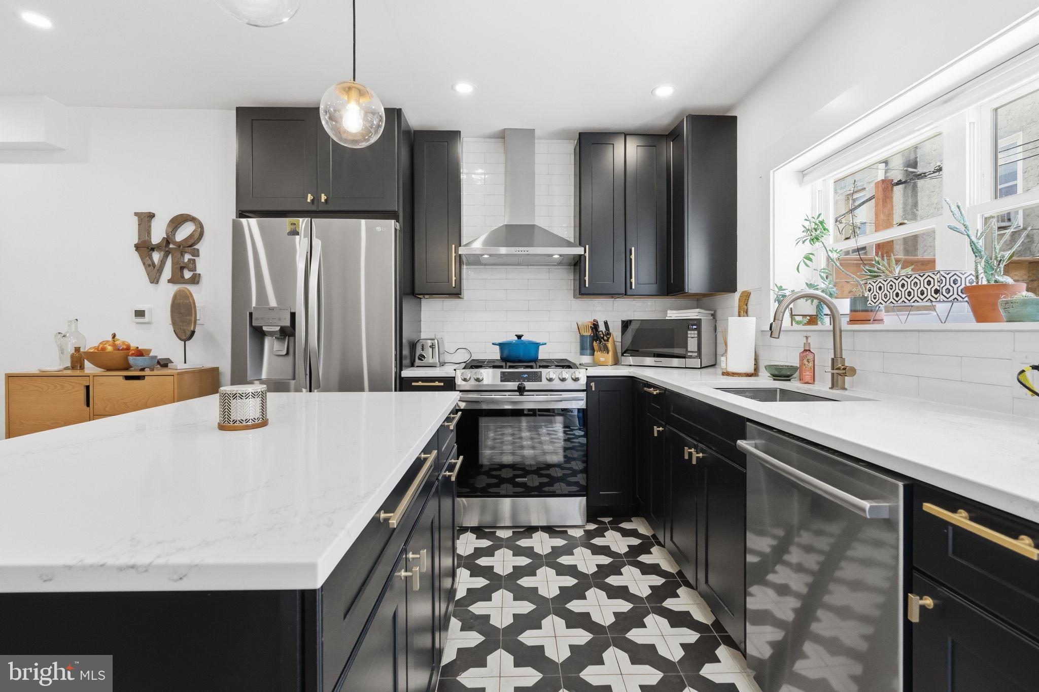 PASSYUNK SQUARE - Residential