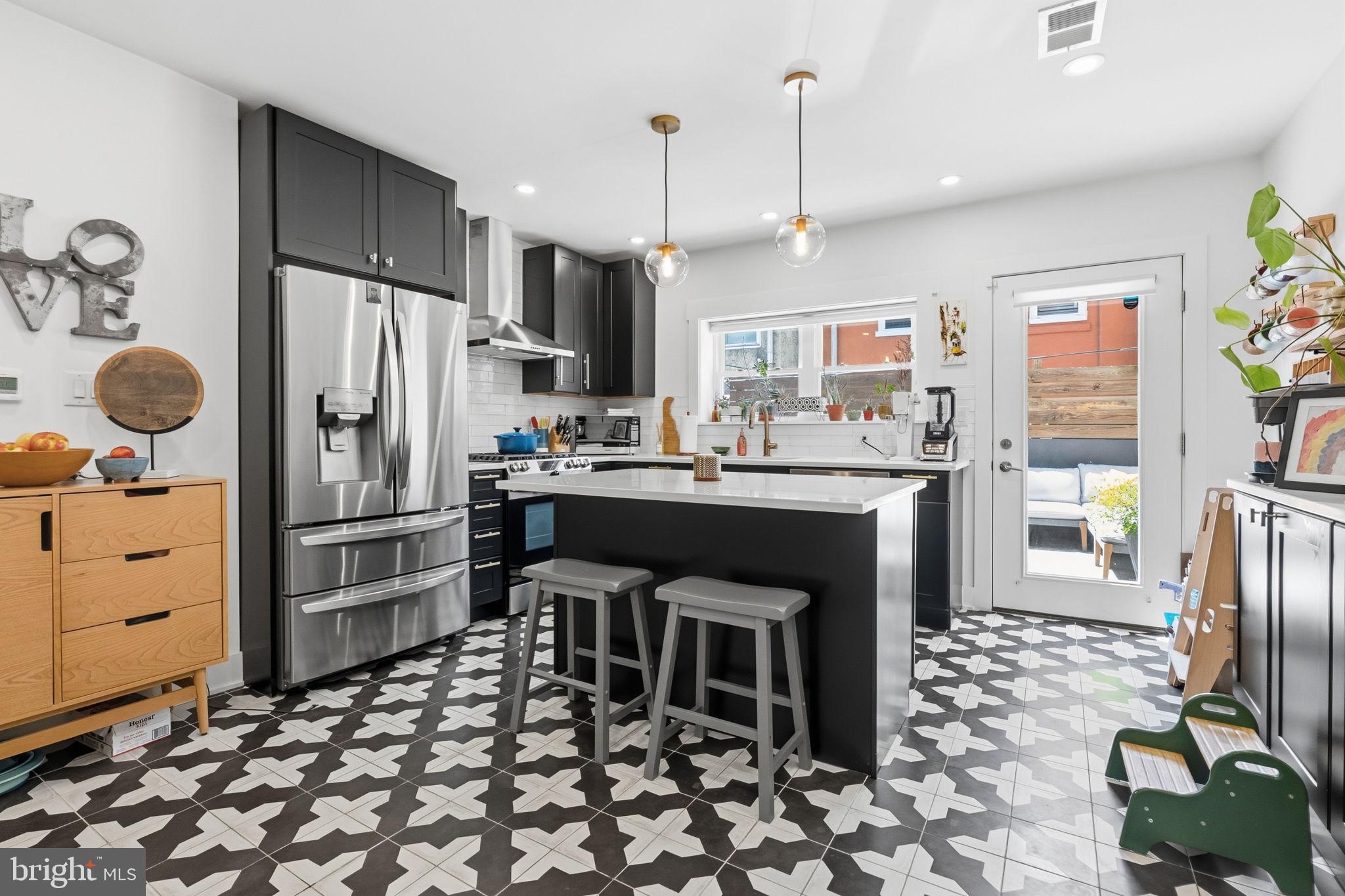 PASSYUNK SQUARE - Residential