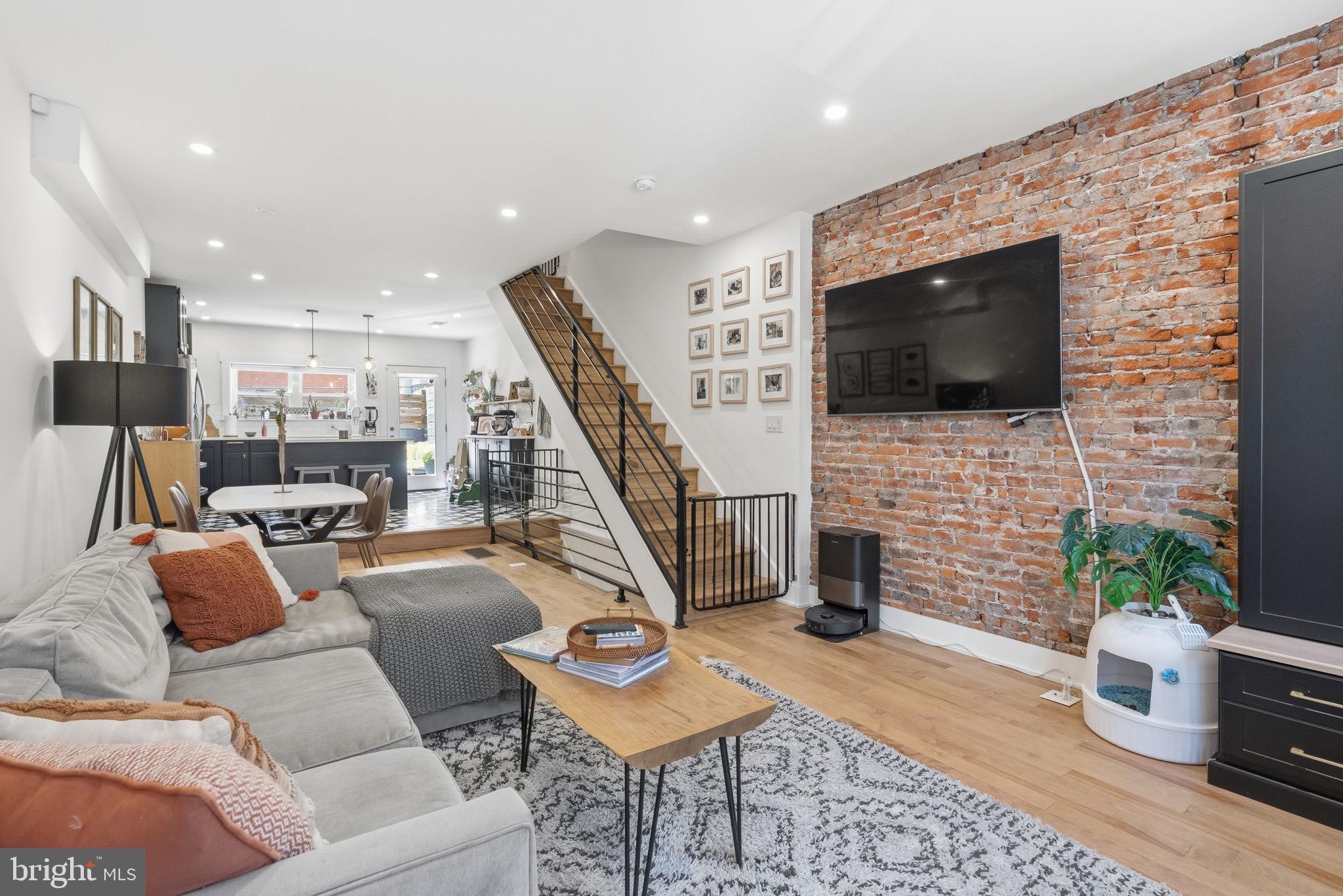 PASSYUNK SQUARE - Residential