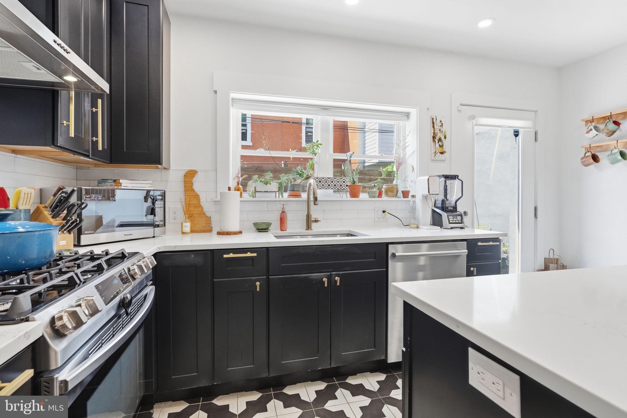 PASSYUNK SQUARE - Residential