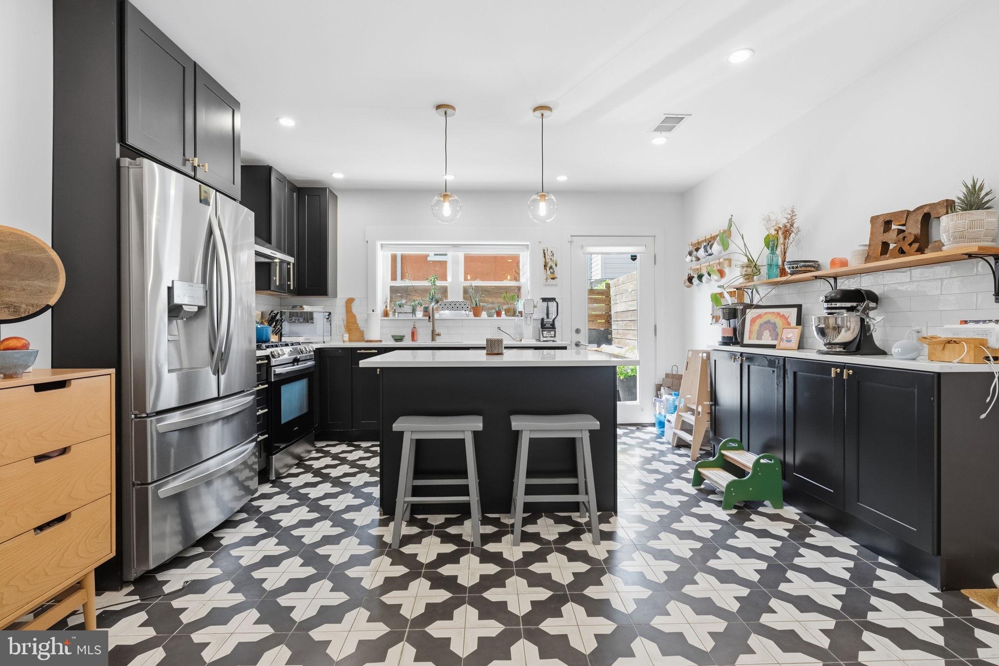 PASSYUNK SQUARE - Residential
