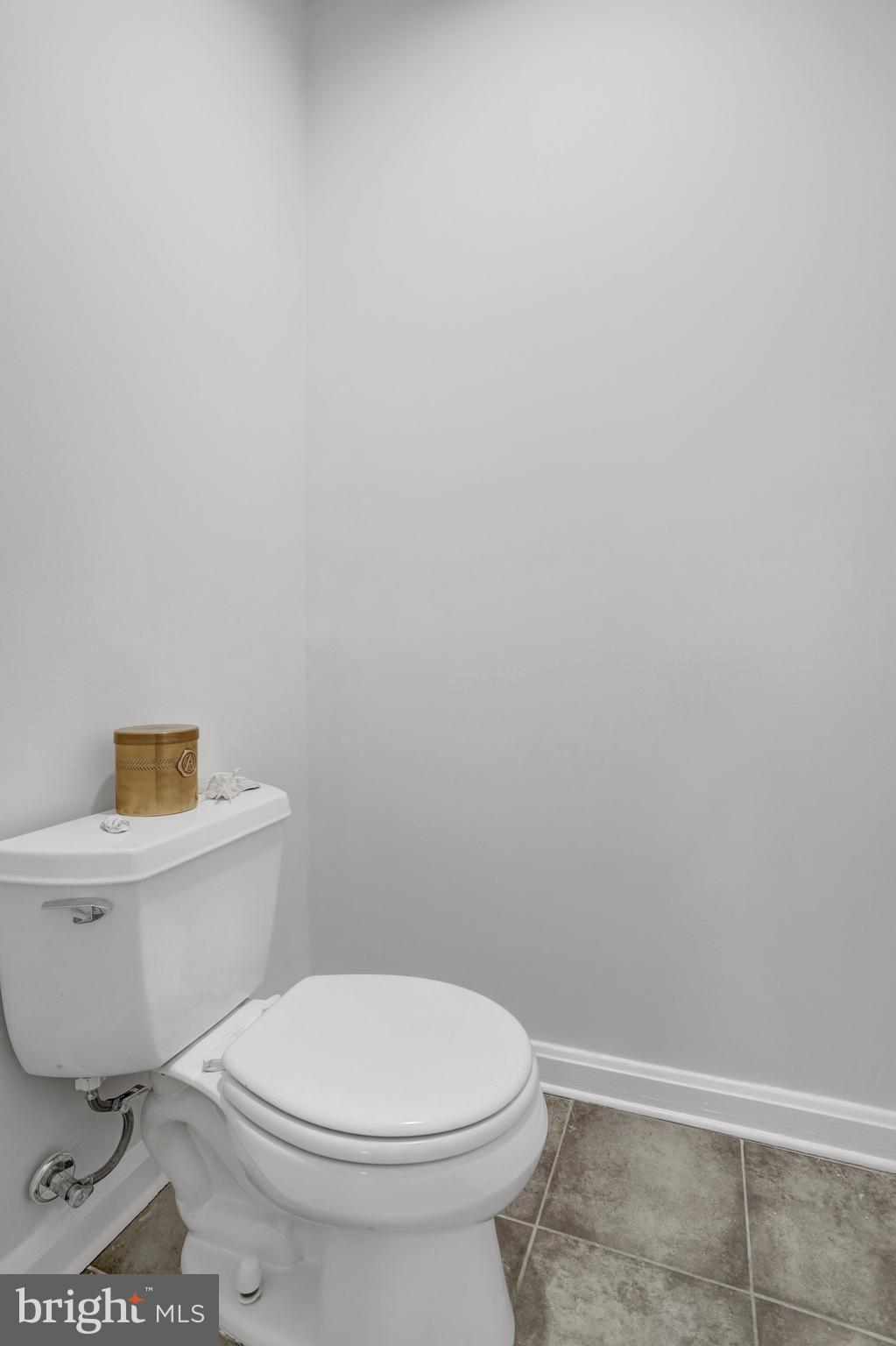 MT VERNON WOODS - Residential Lease