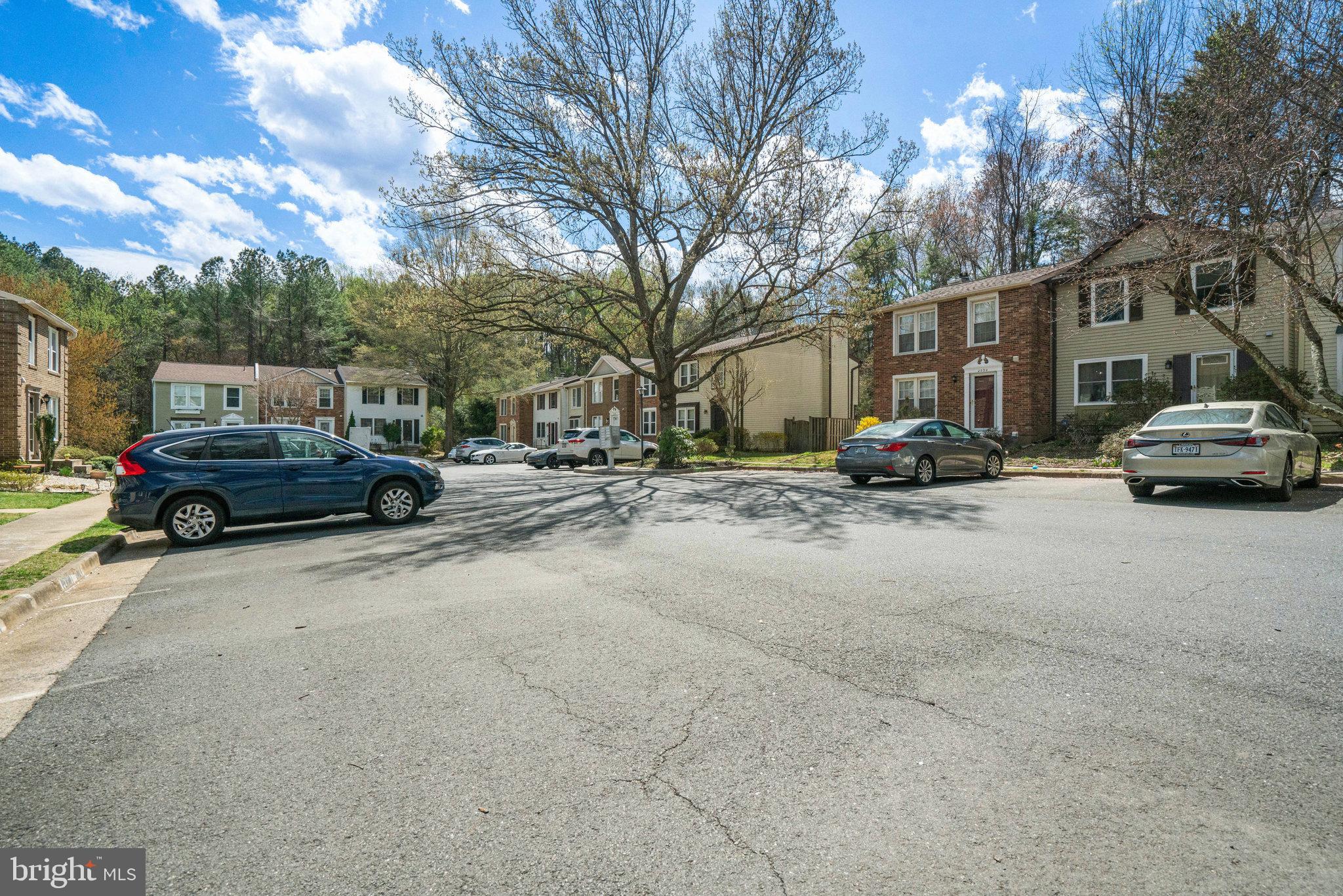 BROOKS SQUARE - Residential