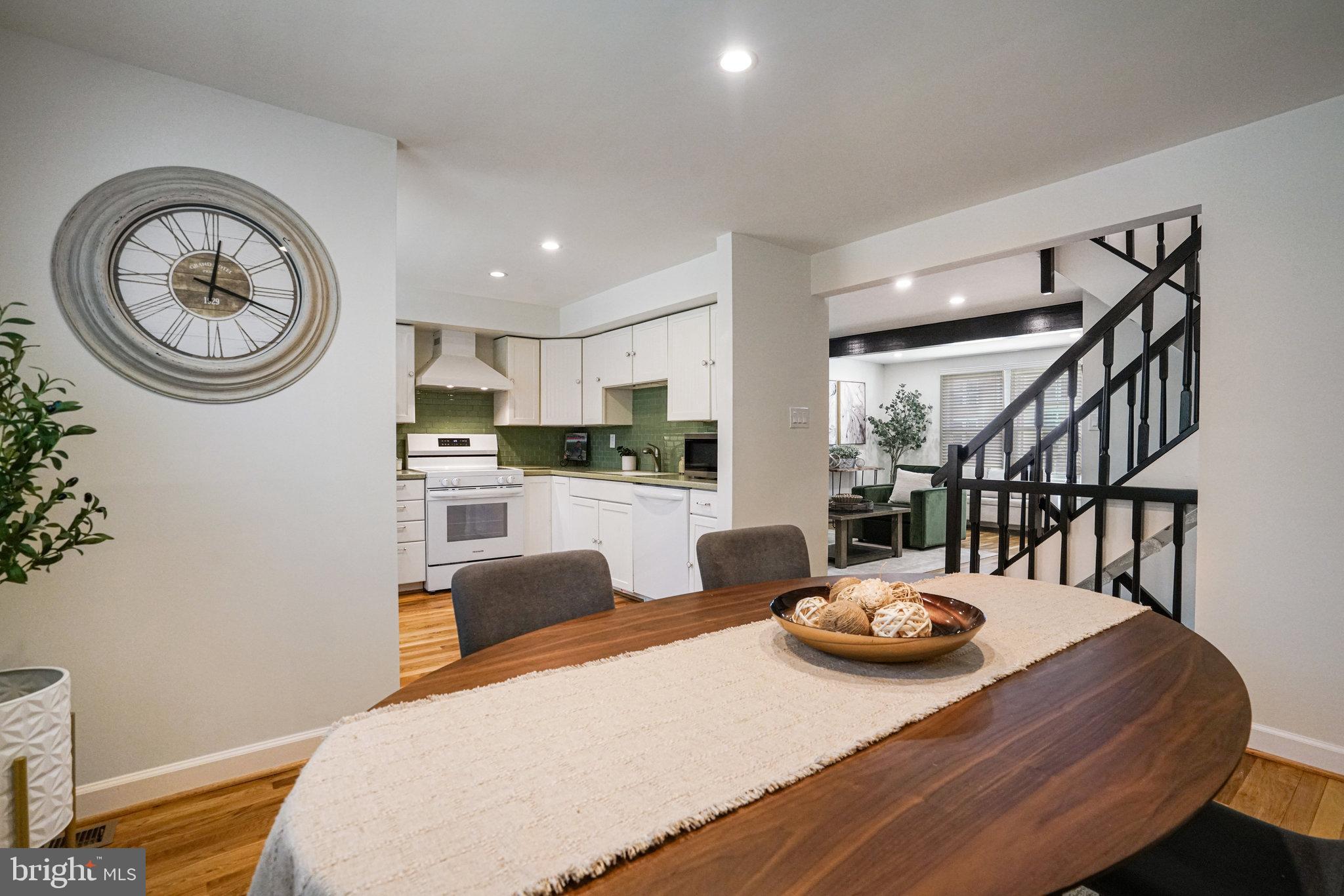 BROOKS SQUARE - Residential
