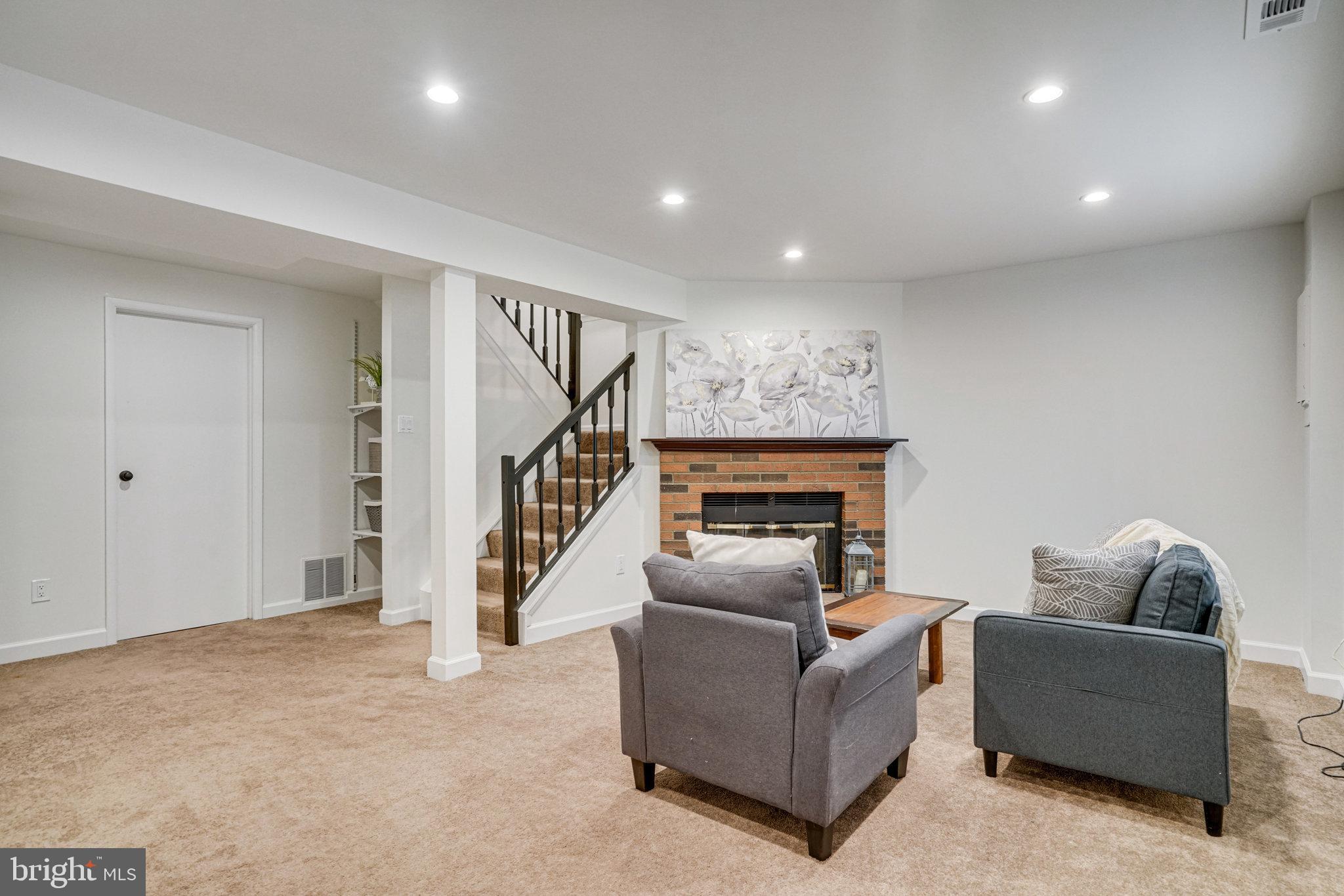 BROOKS SQUARE - Residential